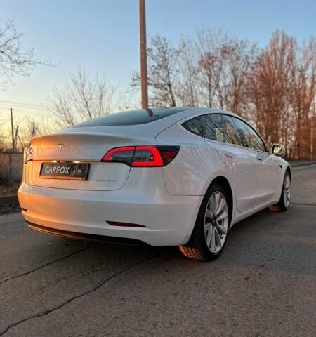 Белый Тесла Модель 3, объемом двигателя 0 л и пробегом 62 тыс. км за 22400 $, фото 4 на Automoto.ua