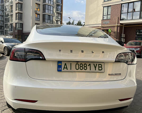 Белый Тесла Модель 3, объемом двигателя 0 л и пробегом 63 тыс. км за 18900 $, фото 10 на Automoto.ua