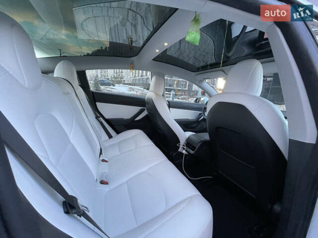 Білий Тесла Модель 3, об'ємом двигуна 0 л та пробігом 24 тис. км за 20500 $, фото 14 на Automoto.ua