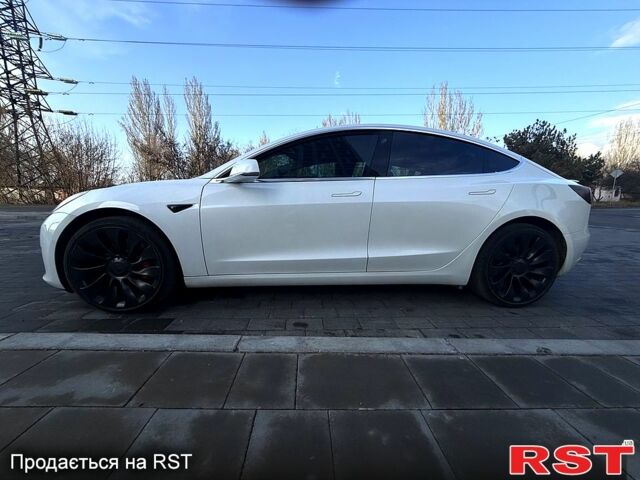 Белый Тесла Модель 3, объемом двигателя 0 л и пробегом 164 тыс. км за 19200 $, фото 3 на Automoto.ua