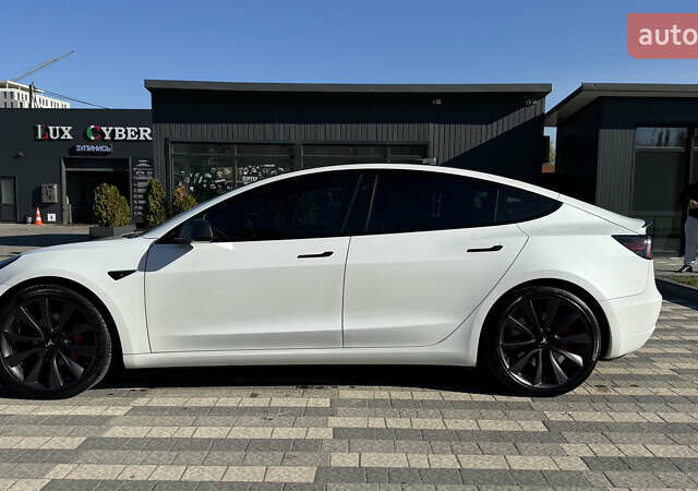 Белый Тесла Модель 3, объемом двигателя 0 л и пробегом 240 тыс. км за 15800 $, фото 2 на Automoto.ua