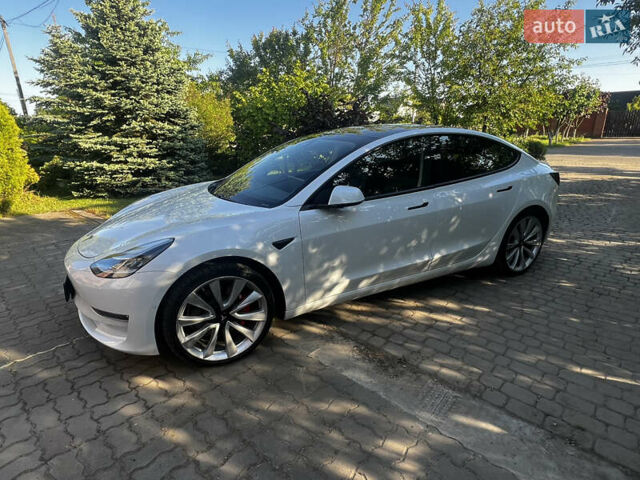 Белый Тесла Модель 3, объемом двигателя 0 л и пробегом 72 тыс. км за 22500 $, фото 4 на Automoto.ua