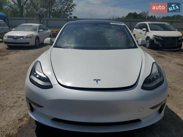Білий Тесла Модель 3, об'ємом двигуна 0 л та пробігом 46 тис. км за 5200 $, фото 4 на Automoto.ua