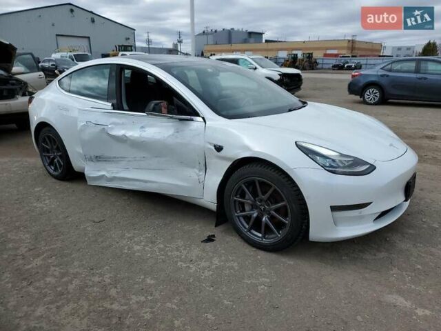 Білий Тесла Модель 3, об'ємом двигуна 0 л та пробігом 76 тис. км за 3000 $, фото 3 на Automoto.ua