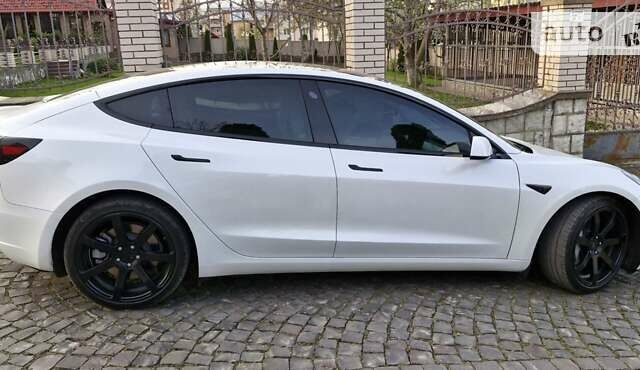 Белый Тесла Модель 3, объемом двигателя 0 л и пробегом 75 тыс. км за 25799 $, фото 13 на Automoto.ua