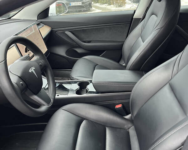 Белый Тесла Модель 3, объемом двигателя 0 л и пробегом 58 тыс. км за 18700 $, фото 11 на Automoto.ua