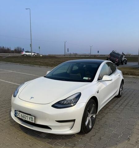 Білий Тесла Модель 3, об'ємом двигуна 0 л та пробігом 89 тис. км за 19500 $, фото 2 на Automoto.ua