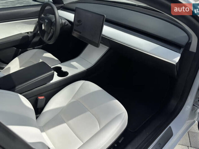 Белый Тесла Модель 3, объемом двигателя 0 л и пробегом 155 тыс. км за 18500 $, фото 9 на Automoto.ua