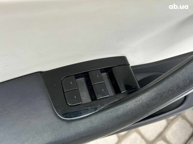 Білий Тесла Модель 3, об'ємом двигуна 0 л та пробігом 203 тис. км за 12000 $, фото 15 на Automoto.ua