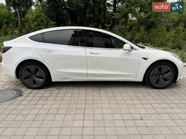 Білий Тесла Модель 3, об'ємом двигуна 0 л та пробігом 160 тис. км за 15000 $, фото 3 на Automoto.ua