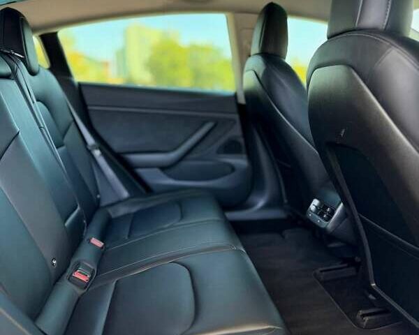 Белый Тесла Модель 3, объемом двигателя 0 л и пробегом 78 тыс. км за 20999 $, фото 20 на Automoto.ua