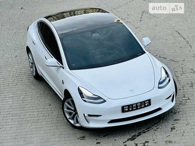 Білий Тесла Модель 3, об'ємом двигуна 0 л та пробігом 17 тис. км за 28200 $, фото 9 на Automoto.ua