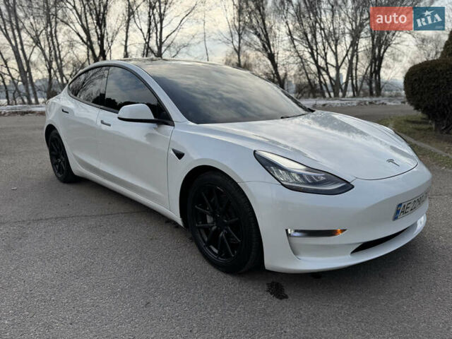 Білий Тесла Модель 3, об'ємом двигуна 0 л та пробігом 111 тис. км за 21500 $, фото 5 на Automoto.ua
