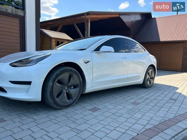Білий Тесла Модель 3, об'ємом двигуна 0 л та пробігом 110 тис. км за 14999 $, фото 3 на Automoto.ua