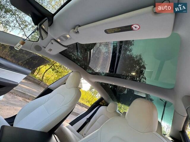 Белый Тесла Модель 3, объемом двигателя 0 л и пробегом 12 тыс. км за 18300 $, фото 18 на Automoto.ua