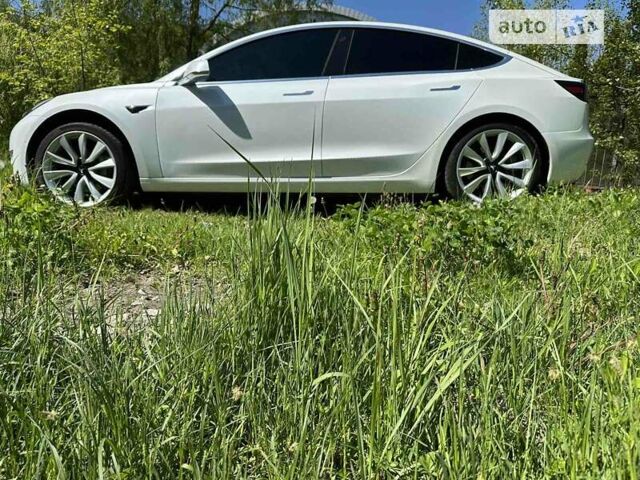 Белый Тесла Модель 3, объемом двигателя 0 л и пробегом 82 тыс. км за 26500 $, фото 8 на Automoto.ua