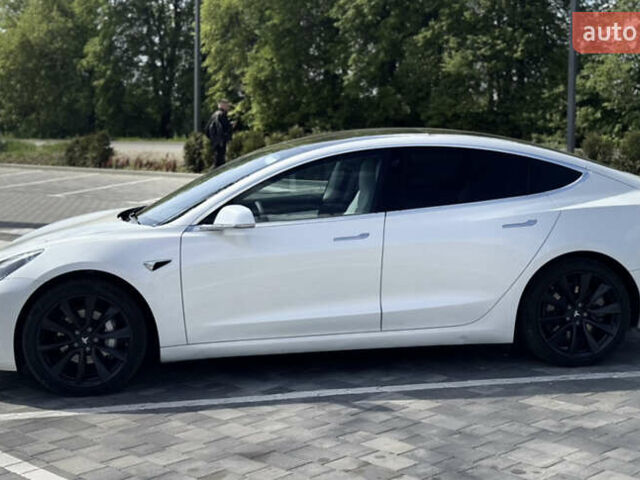 Белый Тесла Модель 3, объемом двигателя 0 л и пробегом 155 тыс. км за 18500 $, фото 4 на Automoto.ua