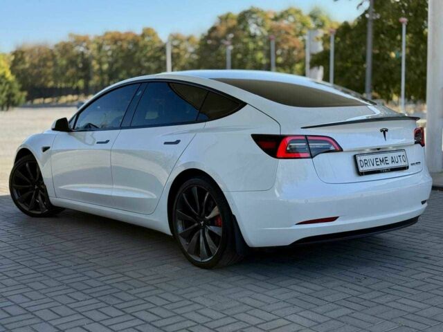 Белый Тесла Модель 3, объемом двигателя 0 л и пробегом 77 тыс. км за 21499 $, фото 6 на Automoto.ua