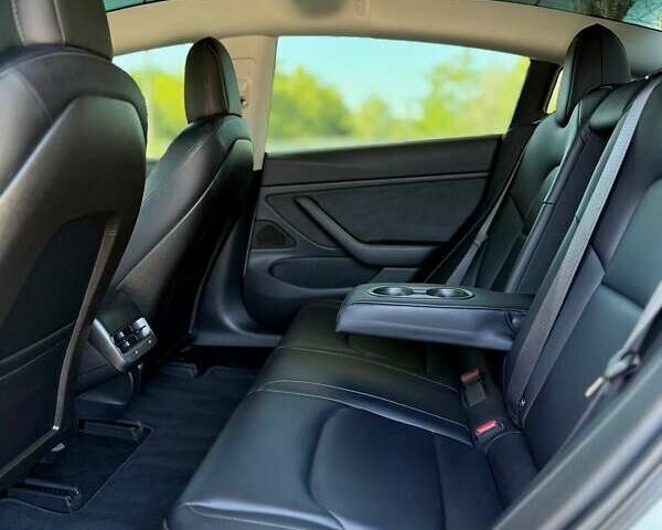 Белый Тесла Модель 3, объемом двигателя 0 л и пробегом 78 тыс. км за 20999 $, фото 16 на Automoto.ua