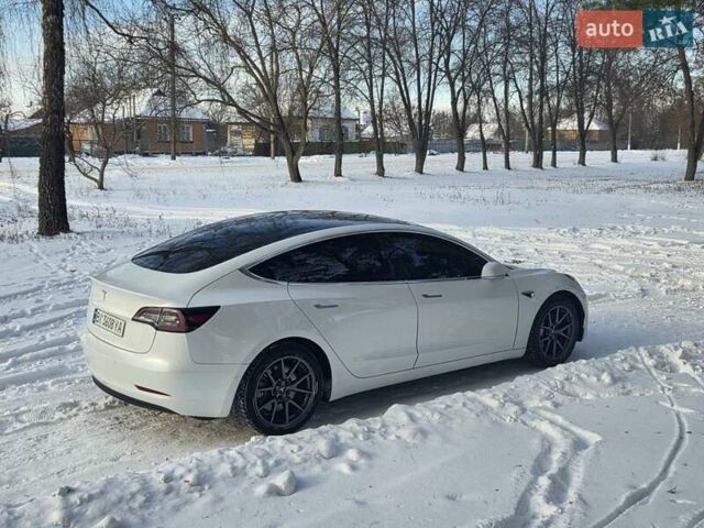 Білий Тесла Модель 3, об'ємом двигуна 0 л та пробігом 78 тис. км за 17950 $, фото 4 на Automoto.ua