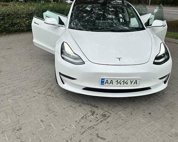 Белый Тесла Модель 3, объемом двигателя 0 л и пробегом 79 тыс. км за 16500 $, фото 24 на Automoto.ua