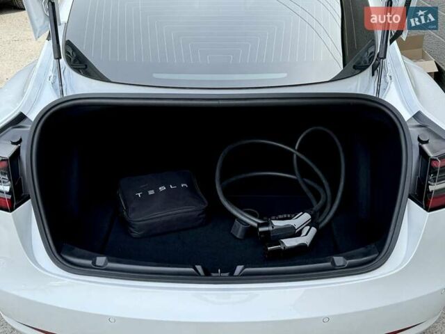 Белый Тесла Модель 3, объемом двигателя 0 л и пробегом 210 тыс. км за 16500 $, фото 11 на Automoto.ua