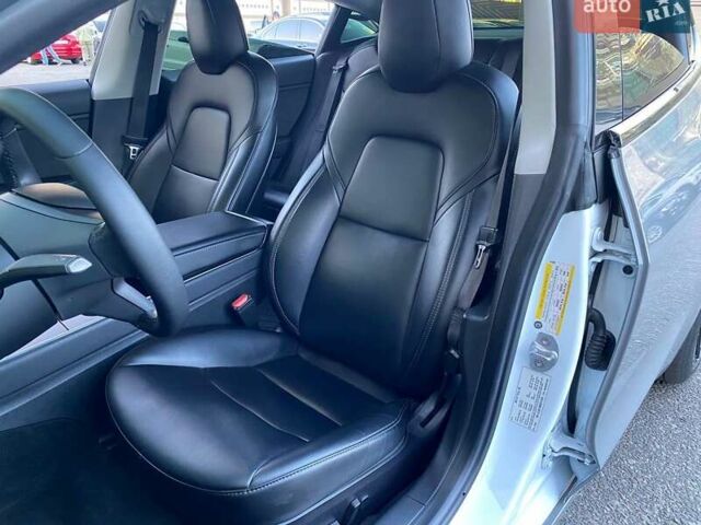 Білий Тесла Модель 3, об'ємом двигуна 0 л та пробігом 95 тис. км за 16500 $, фото 6 на Automoto.ua