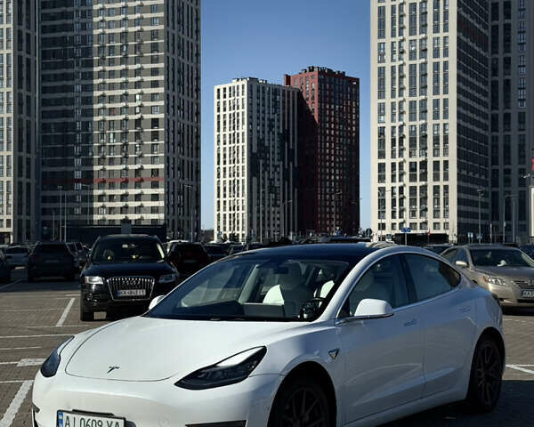 Белый Тесла Модель 3, объемом двигателя 0 л и пробегом 129 тыс. км за 16200 $, фото 16 на Automoto.ua
