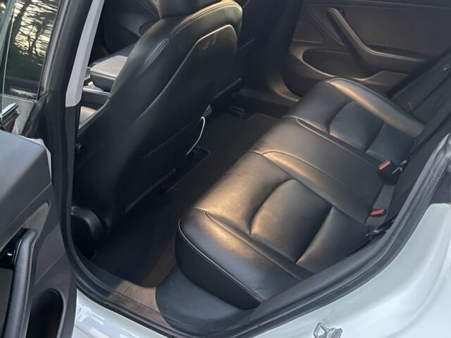 Белый Тесла Модель 3, объемом двигателя 0 л и пробегом 263 тыс. км за 18800 $, фото 10 на Automoto.ua