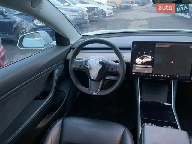 Белый Тесла Модель 3, объемом двигателя 0 л и пробегом 160 тыс. км за 11500 $, фото 19 на Automoto.ua