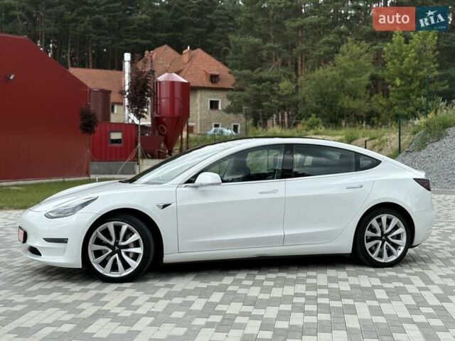 Белый Тесла Модель 3, объемом двигателя 0 л и пробегом 203 тыс. км за 17300 $, фото 10 на Automoto.ua