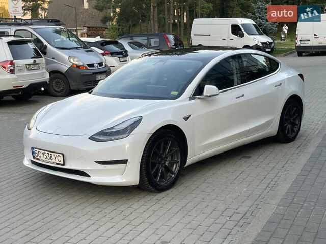 Белый Тесла Модель 3, объемом двигателя 0 л и пробегом 257 тыс. км за 16800 $, фото 10 на Automoto.ua