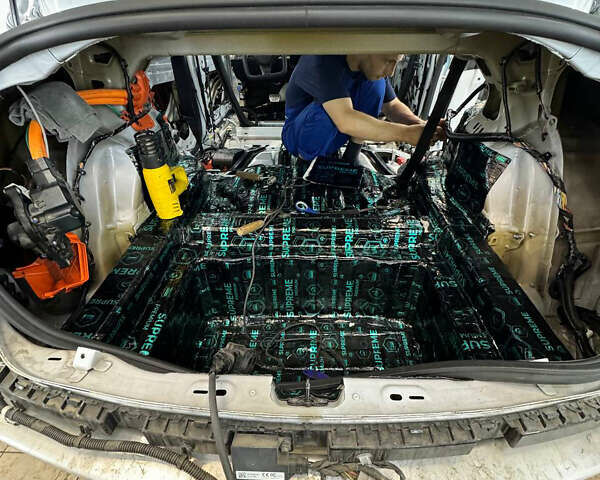 Білий Тесла Модель 3, об'ємом двигуна 0 л та пробігом 70 тис. км за 22500 $, фото 28 на Automoto.ua