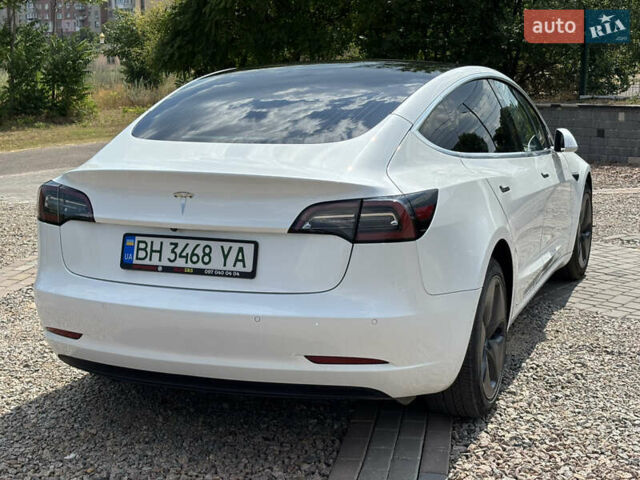 Білий Тесла Модель 3, об'ємом двигуна 0 л та пробігом 125 тис. км за 21990 $, фото 10 на Automoto.ua