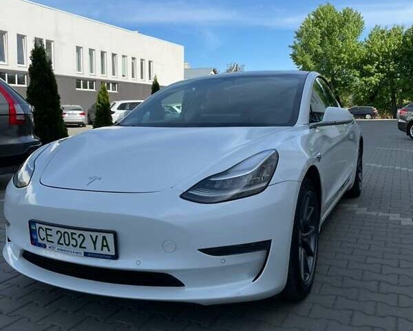 Белый Тесла Модель 3, объемом двигателя 0 л и пробегом 58 тыс. км за 16500 $, фото 1 на Automoto.ua