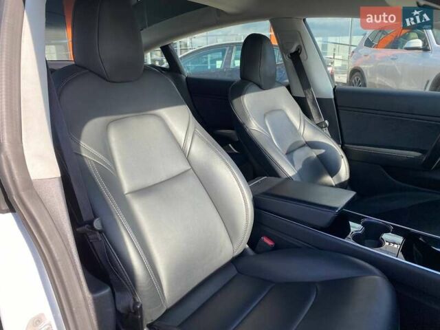 Белый Тесла Модель 3, объемом двигателя 0 л и пробегом 177 тыс. км за 17500 $, фото 17 на Automoto.ua