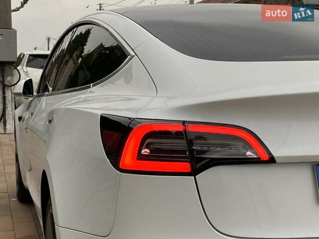 Белый Тесла Модель 3, объемом двигателя 0 л и пробегом 127 тыс. км за 17200 $, фото 33 на Automoto.ua