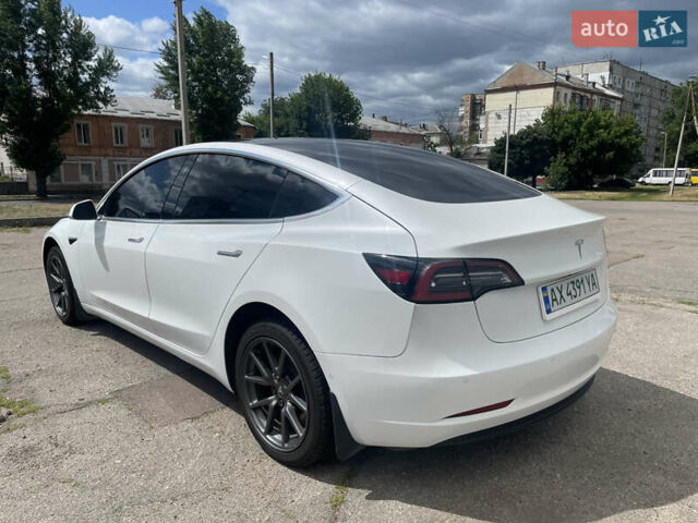 Белый Тесла Модель 3, объемом двигателя 0 л и пробегом 168 тыс. км за 14800 $, фото 2 на Automoto.ua