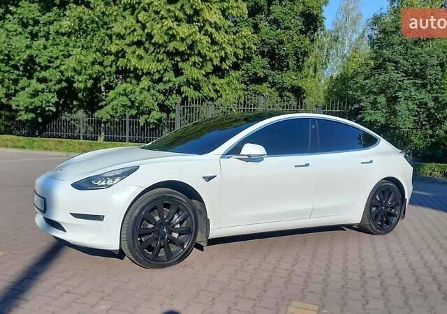 Белый Тесла Модель 3, объемом двигателя 0 л и пробегом 156 тыс. км за 14900 $, фото 11 на Automoto.ua