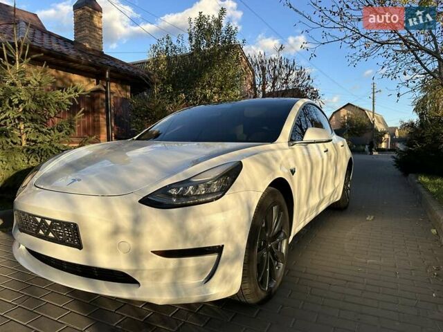 Белый Тесла Модель 3, объемом двигателя 0 л и пробегом 99 тыс. км за 19999 $, фото 4 на Automoto.ua