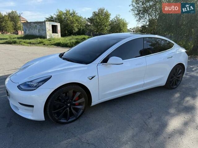 Белый Тесла Модель 3, объемом двигателя 0 л и пробегом 57 тыс. км за 21000 $, фото 53 на Automoto.ua