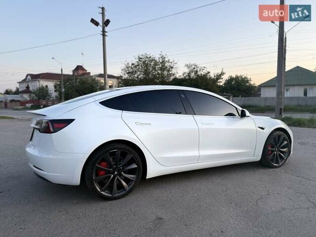 Белый Тесла Модель 3, объемом двигателя 0 л и пробегом 57 тыс. км за 21000 $, фото 29 на Automoto.ua