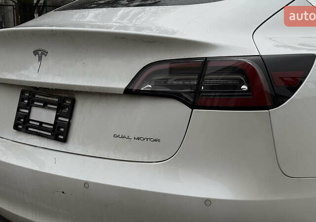 Білий Тесла Модель 3, об'ємом двигуна 0 л та пробігом 79 тис. км за 15200 $, фото 7 на Automoto.ua