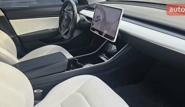 Білий Тесла Модель 3, об'ємом двигуна 0 л та пробігом 140 тис. км за 17400 $, фото 11 на Automoto.ua