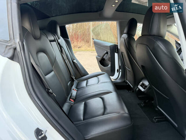 Белый Тесла Модель 3, объемом двигателя 0 л и пробегом 139 тыс. км за 17750 $, фото 21 на Automoto.ua