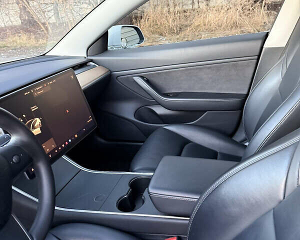 Білий Тесла Модель 3, об'ємом двигуна 0 л та пробігом 208 тис. км за 14300 $, фото 7 на Automoto.ua