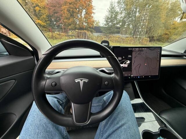 Белый Тесла Модель 3, объемом двигателя 0 л и пробегом 85 тыс. км за 14500 $, фото 9 на Automoto.ua