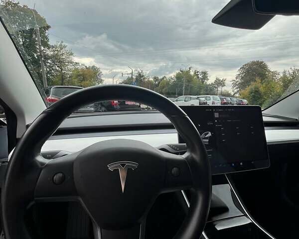 Білий Тесла Модель 3, об'ємом двигуна 0 л та пробігом 100 тис. км за 17900 $, фото 9 на Automoto.ua