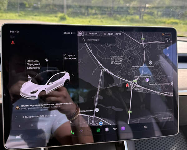 Белый Тесла Модель 3, объемом двигателя 0 л и пробегом 101 тыс. км за 14600 $, фото 27 на Automoto.ua