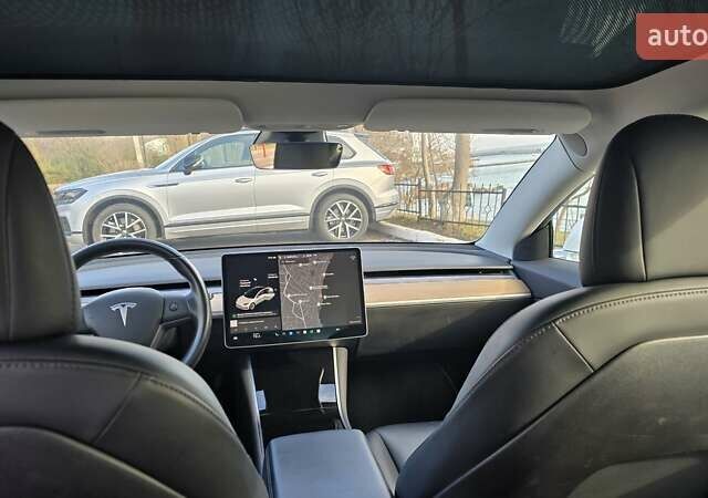 Белый Тесла Модель 3, объемом двигателя 0 л и пробегом 45 тыс. км за 16500 $, фото 15 на Automoto.ua